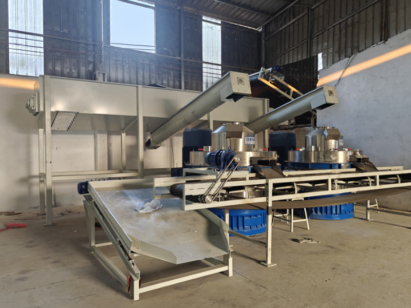 廣州時(shí)產(chǎn)6噸木材生產(chǎn)線(xiàn)現(xiàn)場(chǎng)